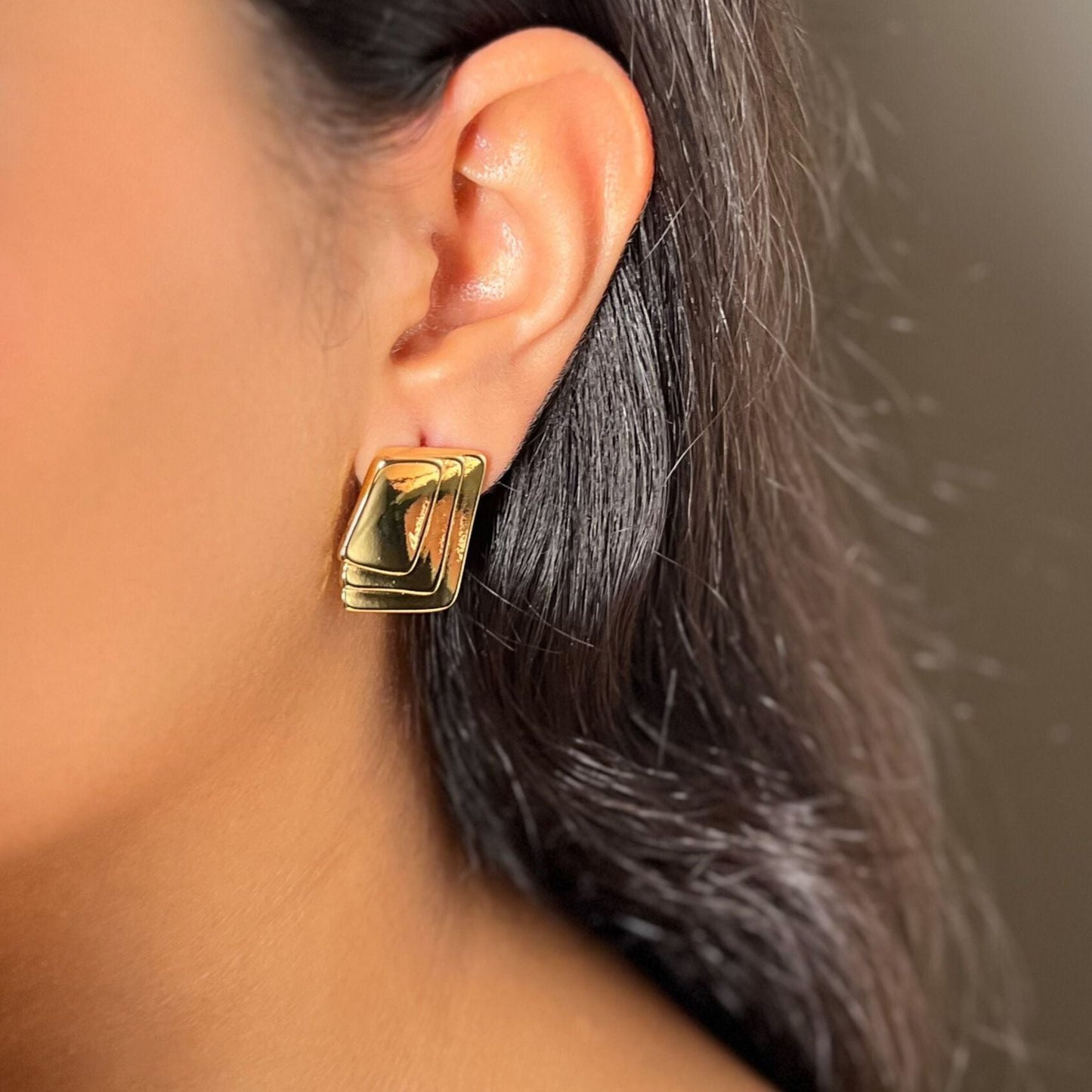 Metallic Plate Studs - 18k Gold Plated