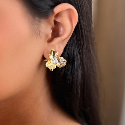 Trillium Flower Earrings - 18k Gold Plated