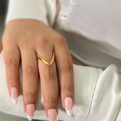 Vera 'V' Ring - 18k Gold Plated