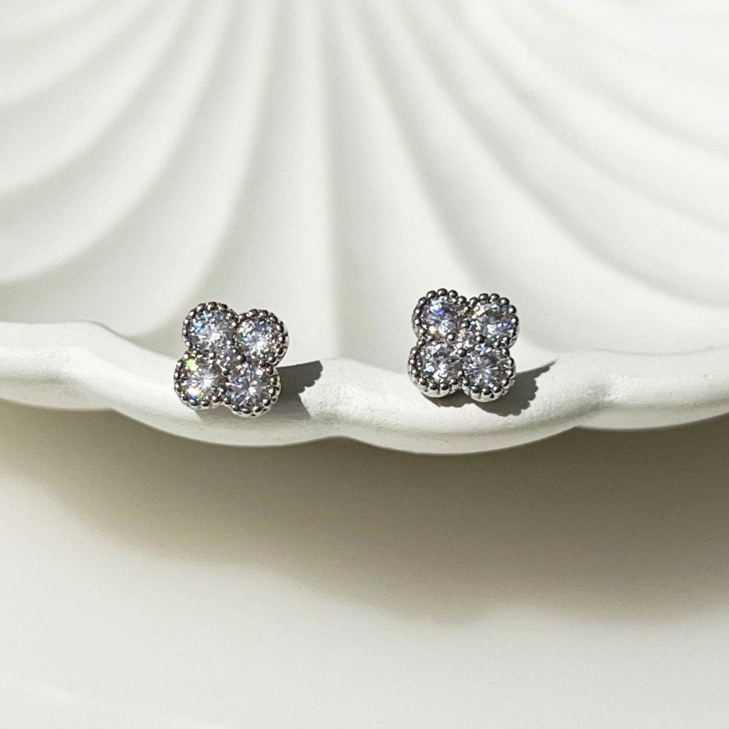 Clover petal studs - sterling silver | anti tarnish | waterproof