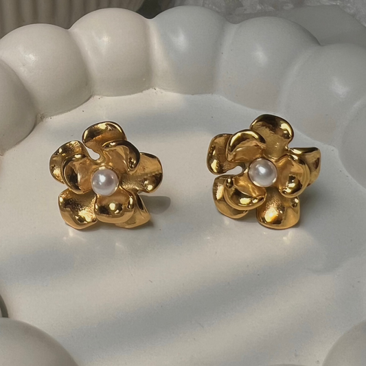 Floral Pearl Studs - 18k Gold Plated