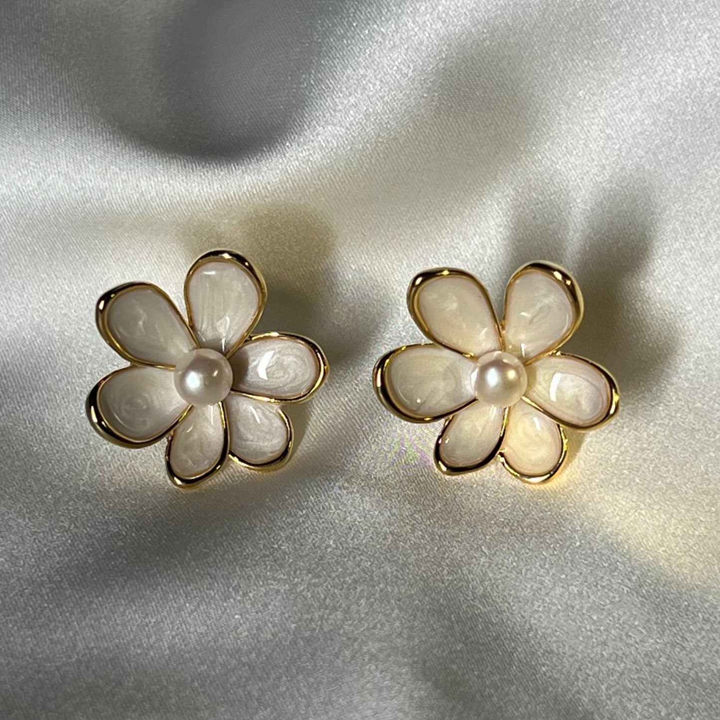 Pearl Hearted Flower Studs (White) - 18k Gold Plated