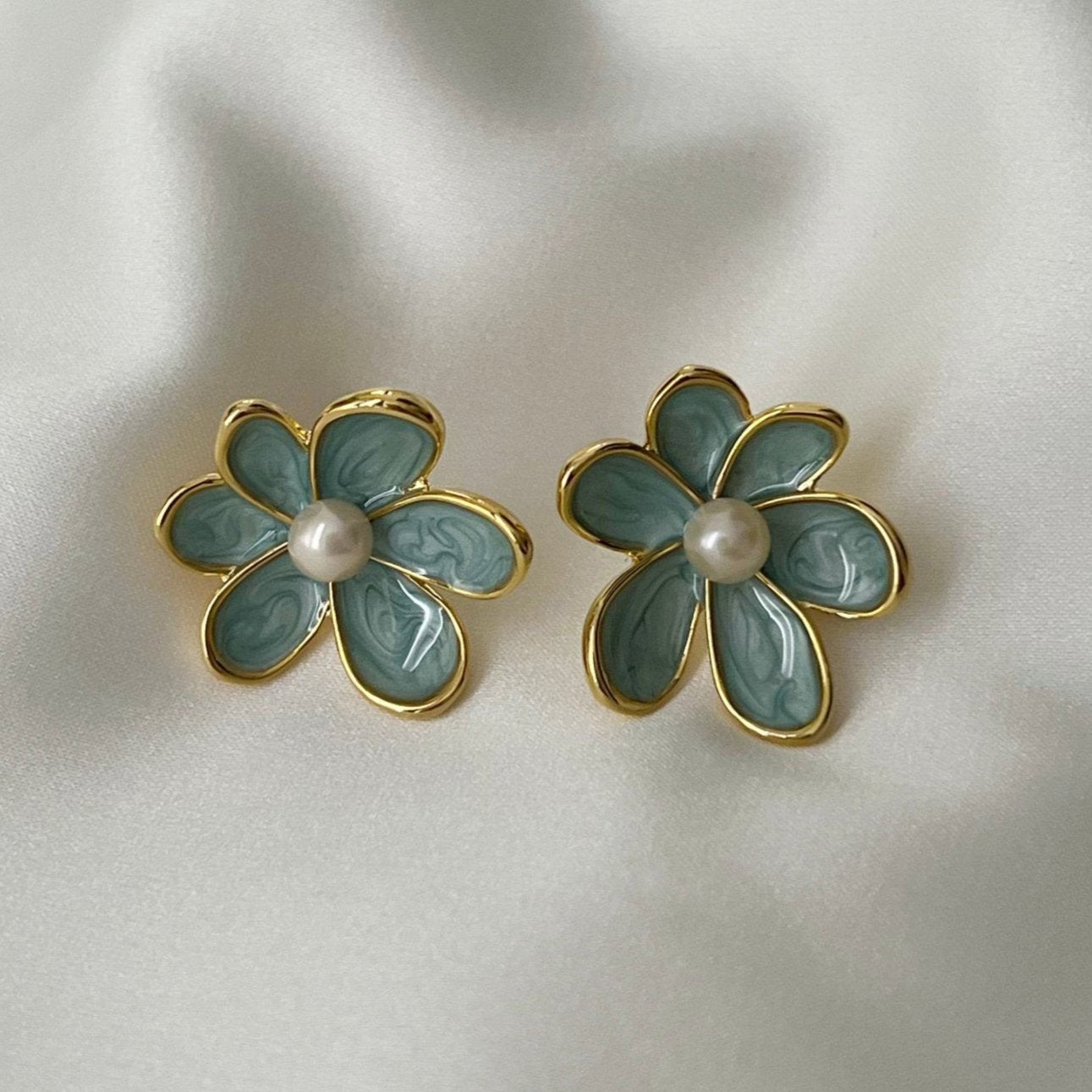 Pearl Hearted Flower Studs (Blue)- 18k Gold Plated