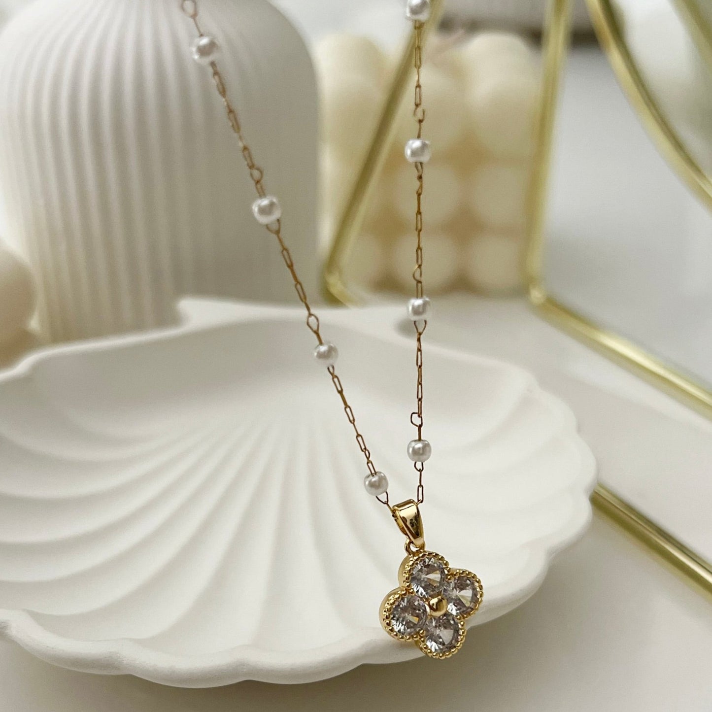 Statement Diamond Clover Necklace - 18k Gold Plated