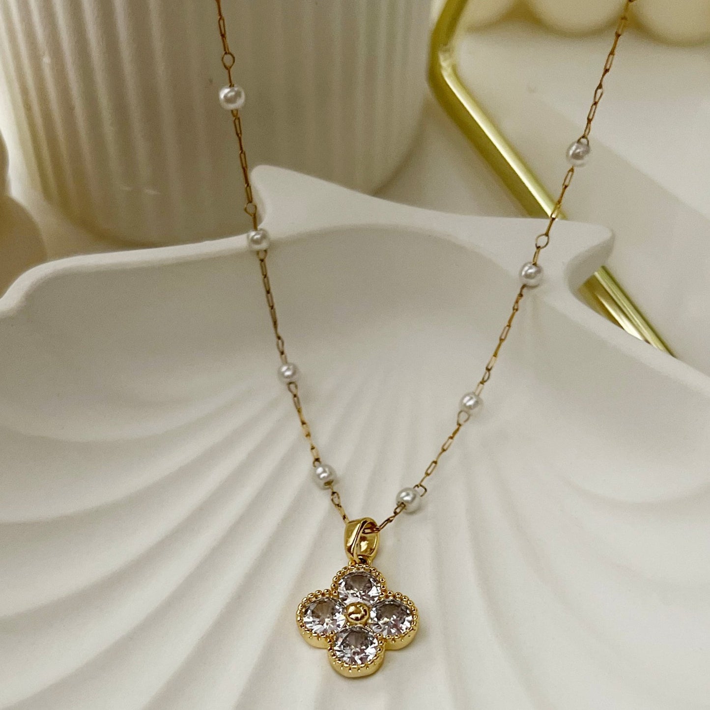 Statement Diamond Clover Necklace - 18k Gold Plated