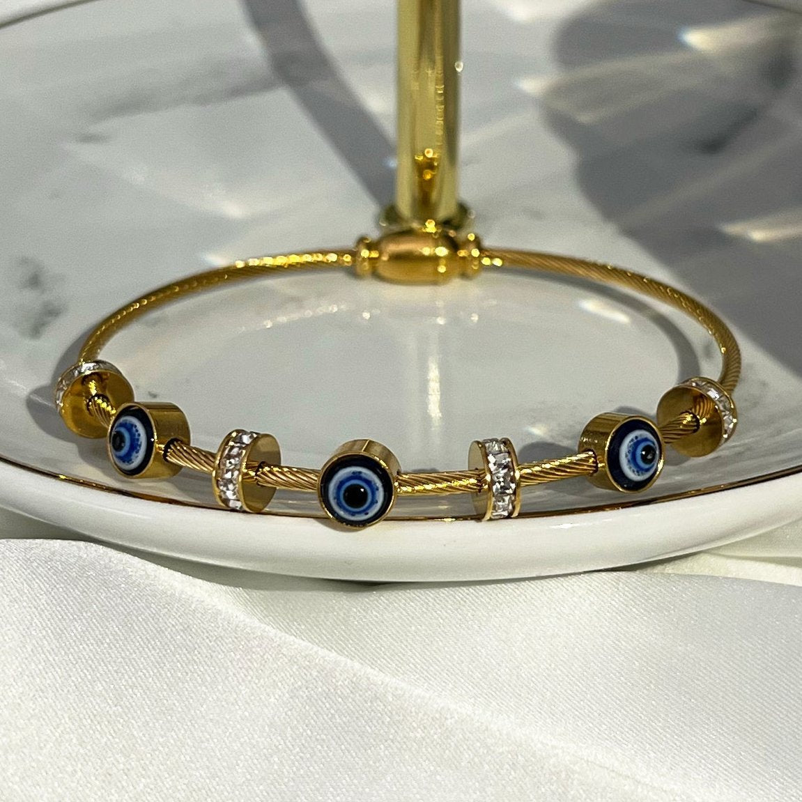 Magnetic Evil Eye Bangle - 18k Gold Plated