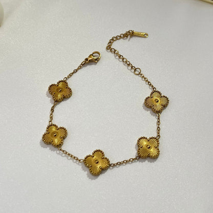 Golden charm clover bracelet - 18k Gold Plated