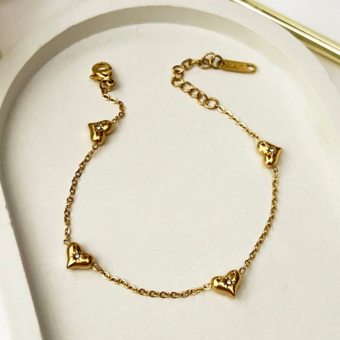 Radiant Heart Bracelet - 18k Gold Plated